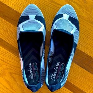 Skechers flats